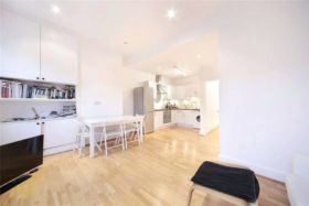 2 bedroom Flat to re...